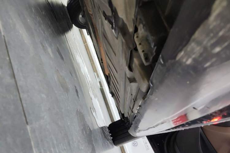 Used Mercedes-Benz E-Class 2021 E 260 Stylish Sports Edition Right Side Sill