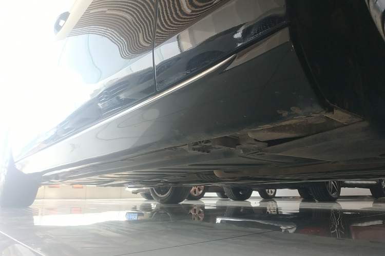 Used Mercedes-Benz E-Class 2021 Facelift E 300 L Stylish Edition Right Side Sill