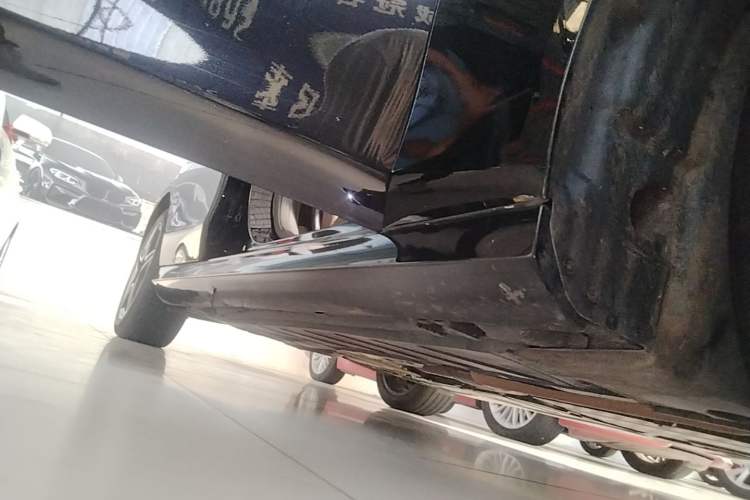Used Mercedes-Benz E-Class 2021 Updated E 260 Fashion Sport Edition Right Side Sill