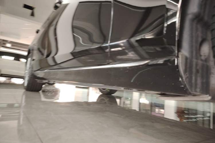 Used Mercedes-Benz E-Class 2021 Facelift E 300 L Stylish Edition Right Side Sill