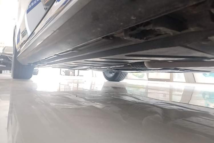 Used Mercedes-Benz E-Class 2021 Restyled E 300 L Sporty and Stylish Edition Right Side Sill