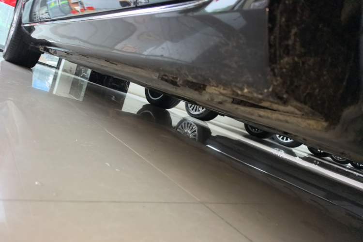 Used Mercedes-Benz E-Class 2021 Facelift E 300 L Stylish Edition Right Side Sill