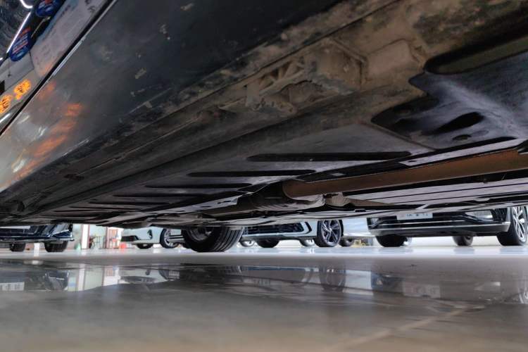 Used Mercedes-Benz E-Class 2021 E 300 L Stylish Model Right Side Sill