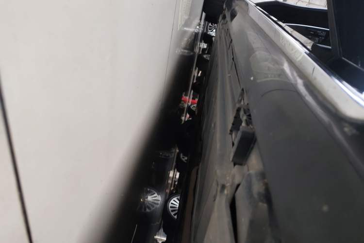 Used Mercedes-Benz E-Class 2021 Facelift E 260 L Sport Edition Right Side Sill