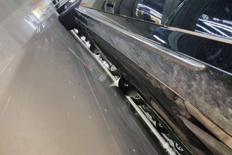 Used Mercedes-Benz E-Class 2021 Facelift E 260 L Sport Edition Right Side Sill