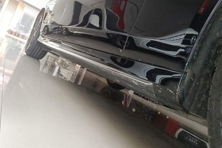 Used Mercedes-Benz E-Class 2021 Restyled E 300 L Sporty and Stylish Edition Right Side Sill