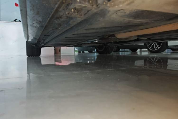 Used Mercedes-Benz E-Class 2021 E 300 L Sporty and Stylish Model Right Side Sill