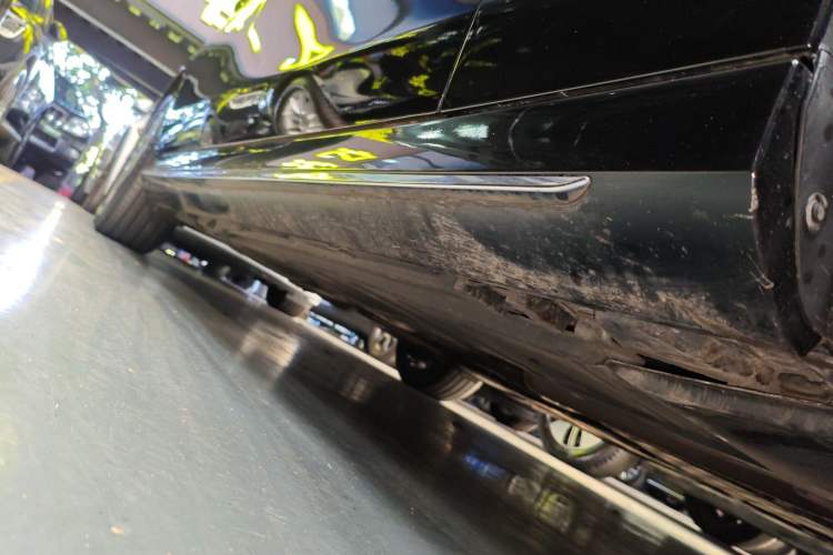 Used Mercedes-Benz E-Class 2021 Facelift E 260 L Sport Edition Right Side Sill