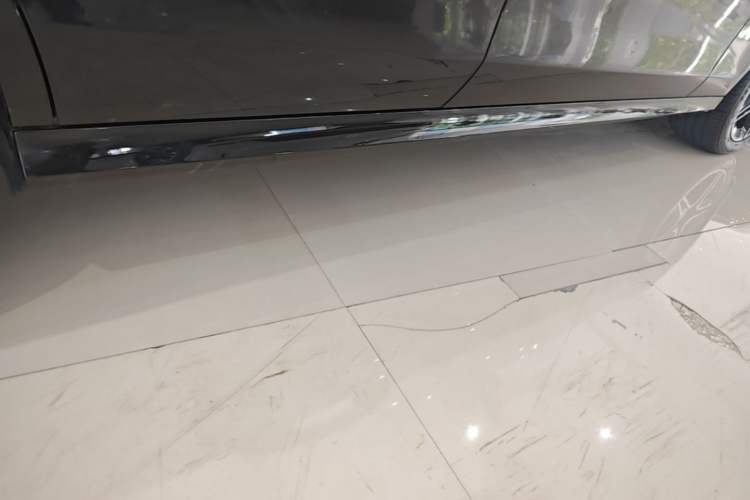 Used Mercedes-Benz E-Class 2021 Updated E 260 Fashion Sport Edition Right Side Sill