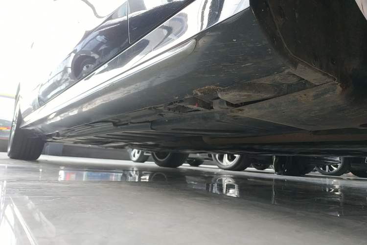 Used Mercedes-Benz E-Class 2021 E 260 L Sport Edition Right Side Sill