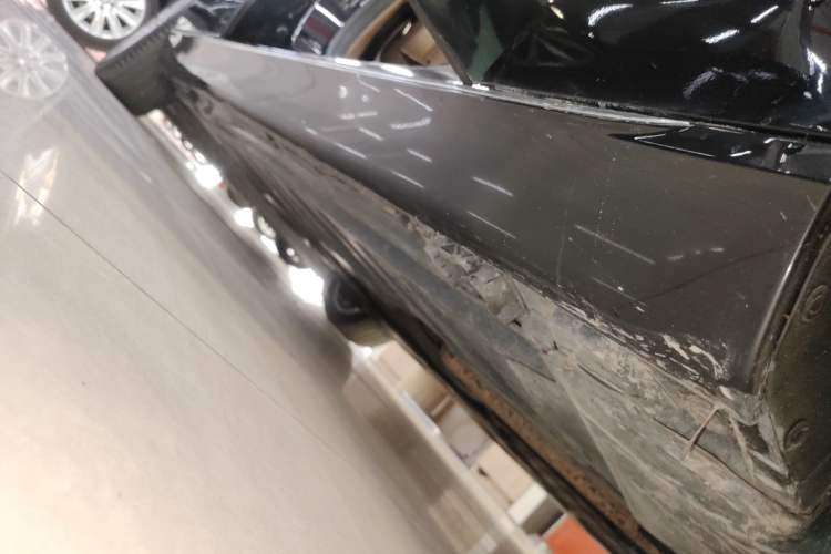 Used Mercedes-Benz E-Class 2021 E 300 L Stylish Model Right Side Sill
