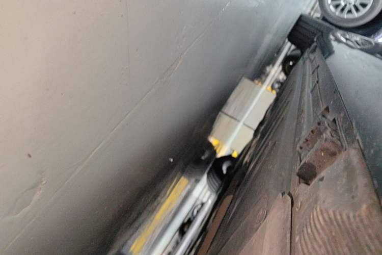 Used Mercedes-Benz E-Class 2021 E 260 Luxury Sports Edition Right Side Sill
