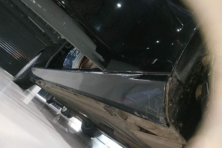 Used Mercedes-Benz E-Class 2021 Restyled E 300 L Luxury Edition Right Side Sill
