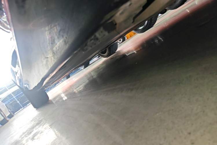 Used Mercedes-Benz E-Class 2021 E 300 L Luxury Model Right Side Sill