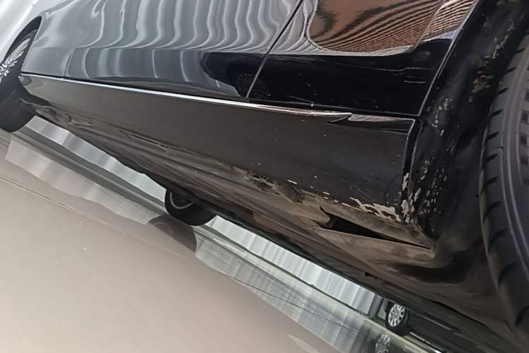 Used Mercedes-Benz E-Class 2021 E 300 L Stylish Model Right Side Sill