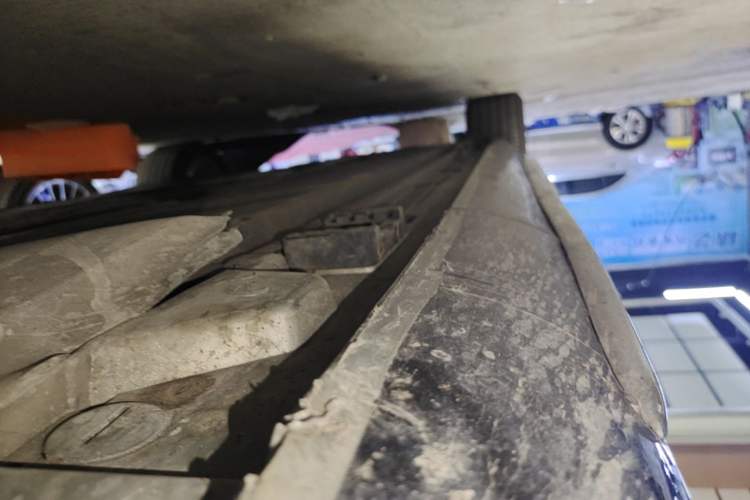Used Mercedes-Benz E-Class 2021 Restyled E 300 L Sport Luxury Edition Right Side Sill