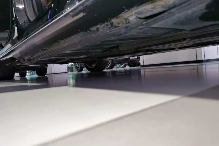 Used Mercedes-Benz E-Class 2021 Restyled E 300 L Sporty and Stylish Edition Right Side Sill