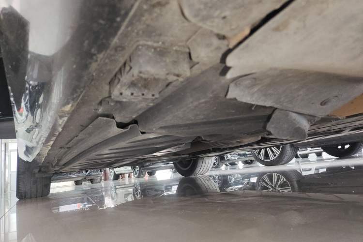Used Mercedes-Benz E-Class 2021 E 300 L Luxury Model Right Side Sill