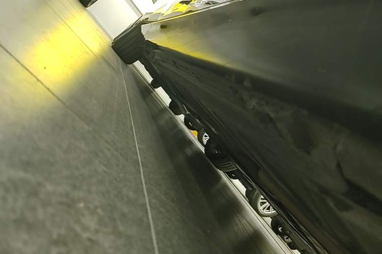 Used Mercedes-Benz E-Class 2021 E 300 L Stylish Model Right Side Sill
