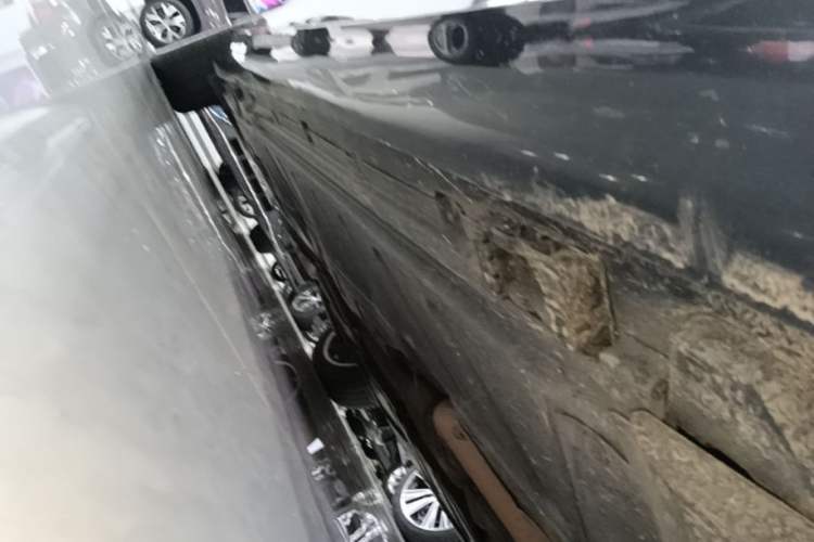 Used Mercedes-Benz E-Class 2021 E 300 L Stylish Model Right Side Sill