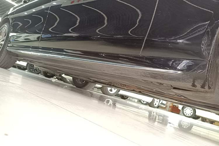 Used Mercedes-Benz E-Class 2021 E 260 L Sport Edition Right Side Sill