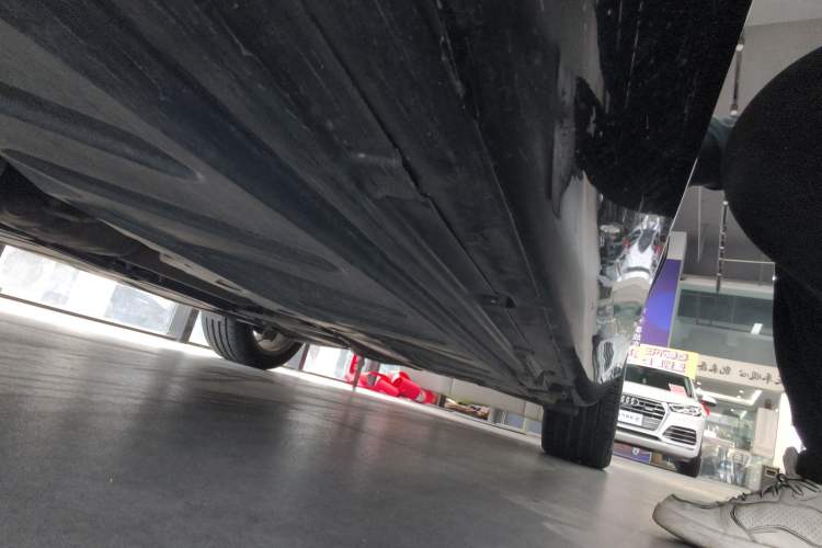 Used Mercedes-Benz E-Class 2021 Facelift E 300 L Stylish Edition Right Side Sill