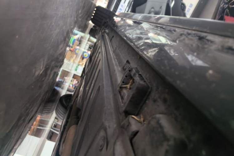 Used Mercedes-Benz E-Class 2021 E 300 L Sport Luxury Edition Right Side Sill