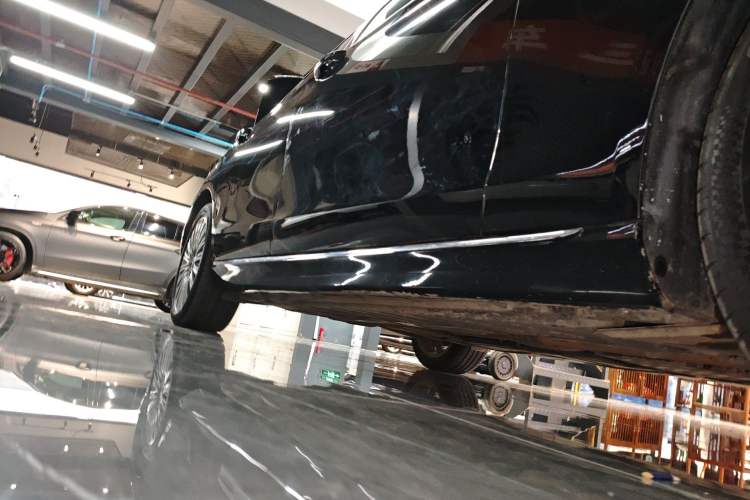 Used Mercedes-Benz E-Class 2021 E 300 L Stylish Model Right Side Sill
