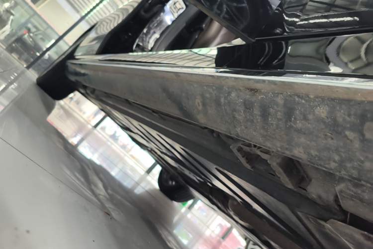 Used Mercedes-Benz E-Class 2021 Facelift E 260 L Sport Edition Right Side Sill