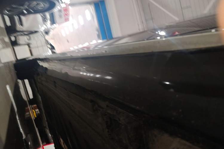 Used Mercedes-Benz E-Class 2021 E 300 L Sporty and Stylish Model Right Side Sill