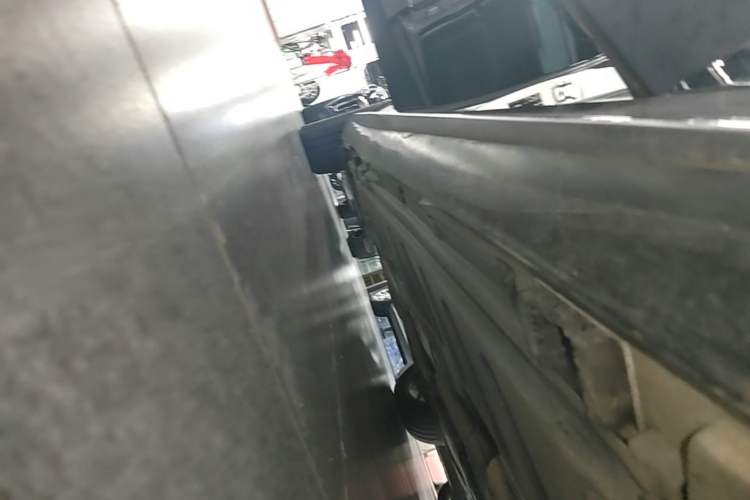 Used Mercedes-Benz E-Class 2021 E 260 L Sport Edition Right Side Sill