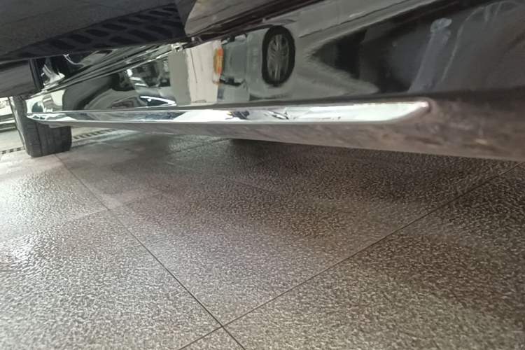 Used Mercedes-Benz E-Class 2021 Restyled E 300 L Sporty and Stylish Edition Right Side Sill