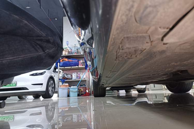 Used Mercedes-Benz E-Class 2021 E 300 L Stylish Model Right Side Sill
