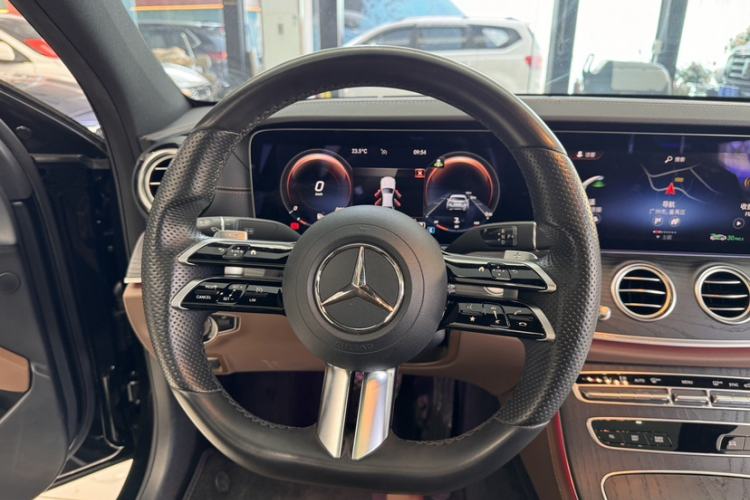 Used Mercedes-Benz E-Class 2021 Restyled E 300 L Sporty and Stylish Edition Steering Wheel