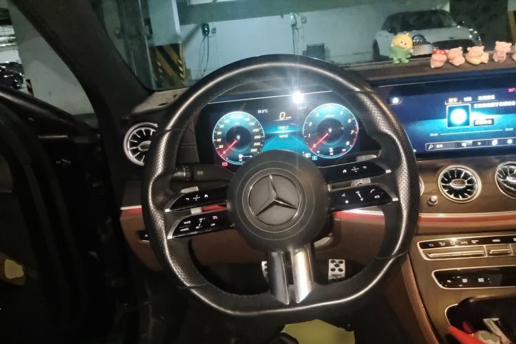 Used Mercedes-Benz E-Class 2021 Restyled E 300 L Sporty and Stylish Edition Steering Wheel