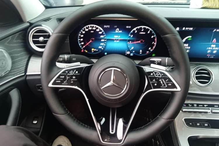 Used Mercedes-Benz E-Class 2021 E 300 L Premium Edition Steering Wheel