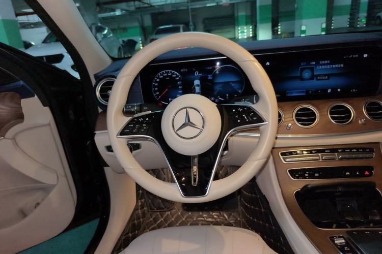 Used Mercedes-Benz E-Class 2021 Restyled E 300 L Sport Luxury Edition Steering Wheel
