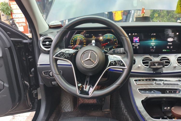 Used Mercedes-Benz E-Class 2021 Restyled E 300 L Luxury Edition Steering Wheel