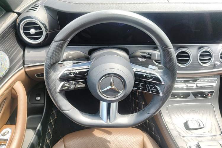 Used Mercedes-Benz E-Class 2021 E 300 L Sport Luxury Edition Steering Wheel