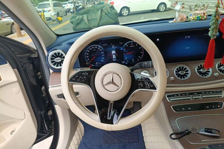 Used Mercedes-Benz E-Class 2021 Restyled E 300 L Luxury Edition Steering Wheel