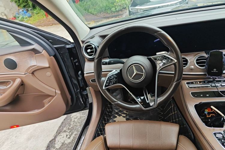 Used Mercedes-Benz E-Class 2021 E 260 L 4MATIC Steering Wheel