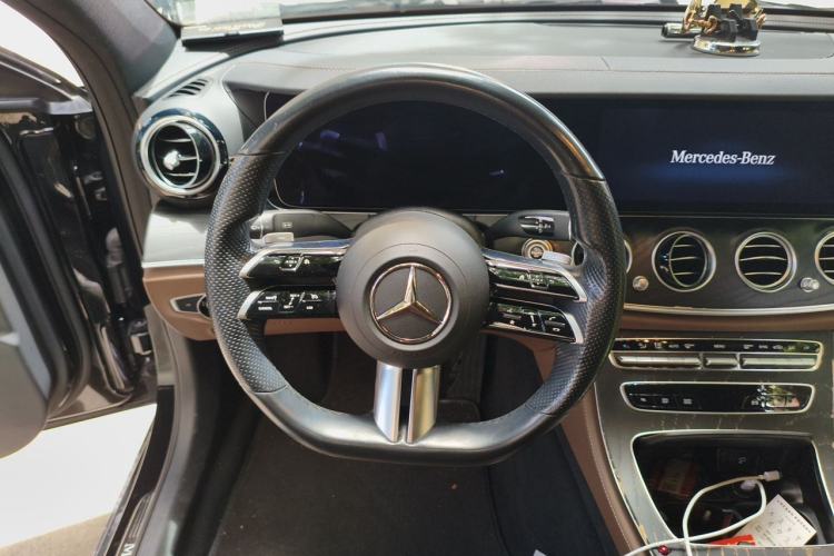 Used Mercedes-Benz E-Class 2021 Updated E 260 Fashion Sport Edition Steering Wheel