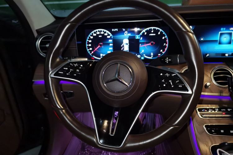 Used Mercedes-Benz E-Class 2021 Restyled E 300 L Luxury Edition Steering Wheel