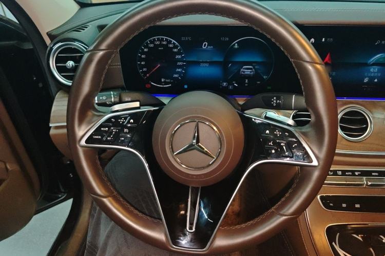 Used Mercedes-Benz E-Class 2021 Restyled E 300 L Luxury Edition Steering Wheel