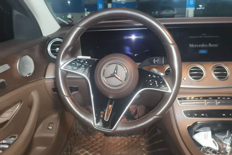 Used Mercedes-Benz E-Class 2021 Restyled E 300 L Luxury Edition Steering Wheel