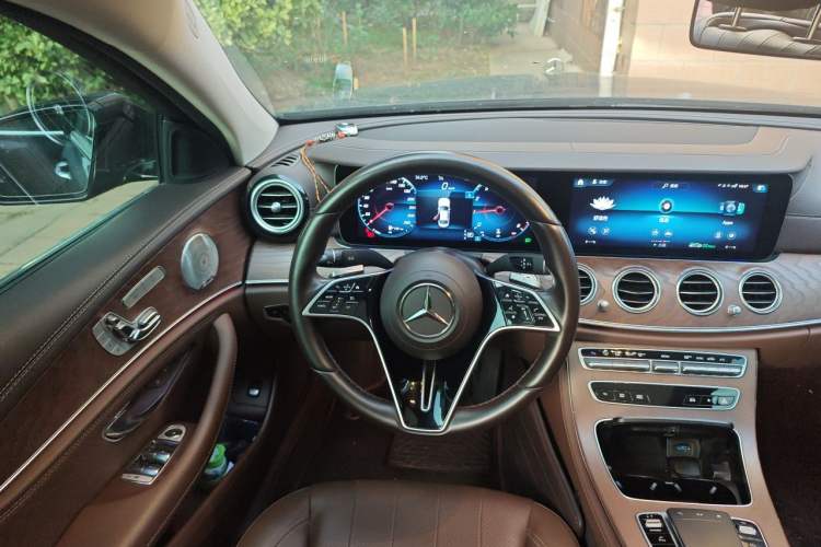 Used Mercedes-Benz E-Class 2021 Restyled E 300 L Luxury Edition Steering Wheel