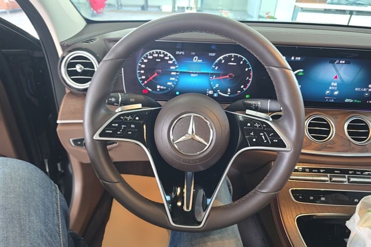 Used Mercedes-Benz E-Class 2021 Restyled E 300 L Luxury Edition Steering Wheel