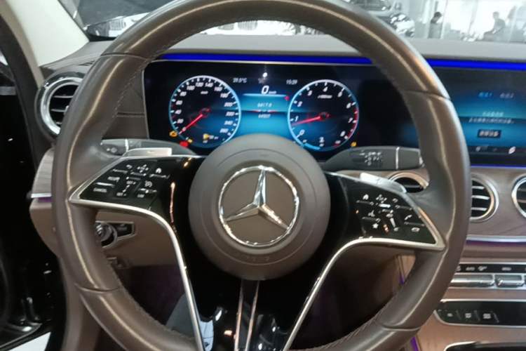 Used Mercedes-Benz E-Class 2021 E 300 L Stylish Model Steering Wheel