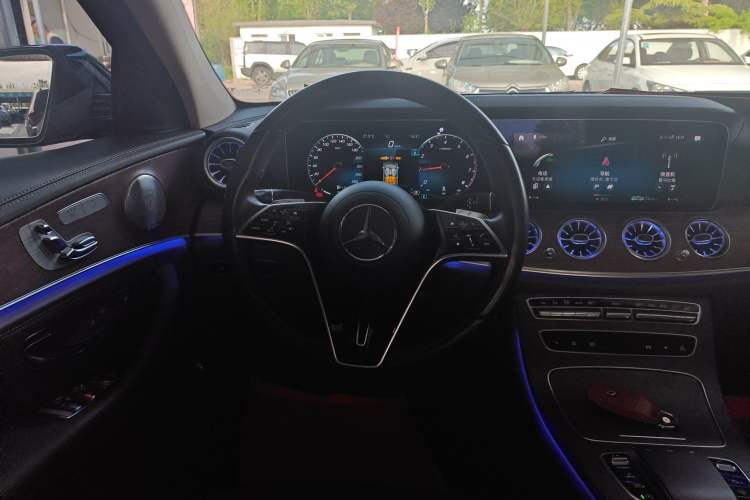 Used Mercedes-Benz E-Class 2021 Restyled E 300 L Luxury Edition Steering Wheel
