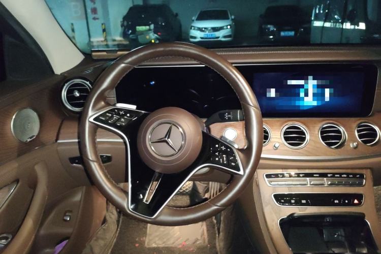 Used Mercedes-Benz E-Class 2021 Restyled E 300 L Luxury Edition Steering Wheel